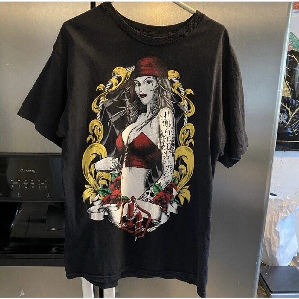 Men's Graphic Gangster Girl T-Shirt Size Large